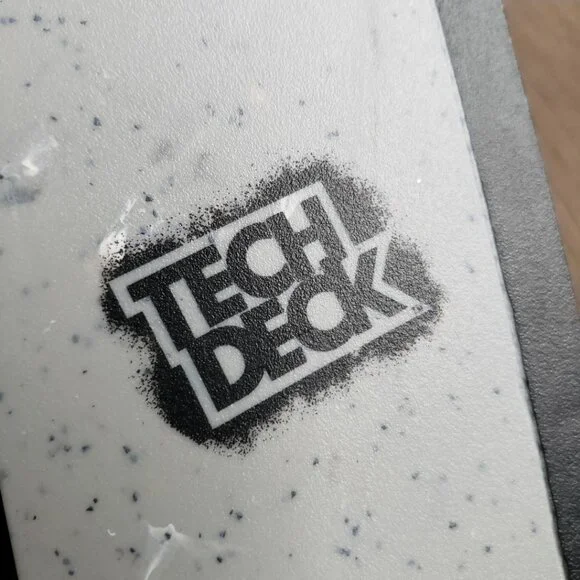 TECH DECK Ramp - Mini Fingerboard Skateboard Ramp - Picture 10 of 11